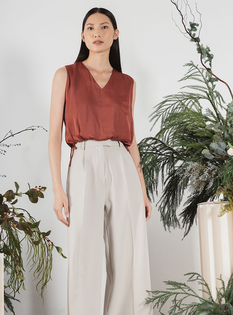 Cropped Top w Tie-Waist - THE FORM